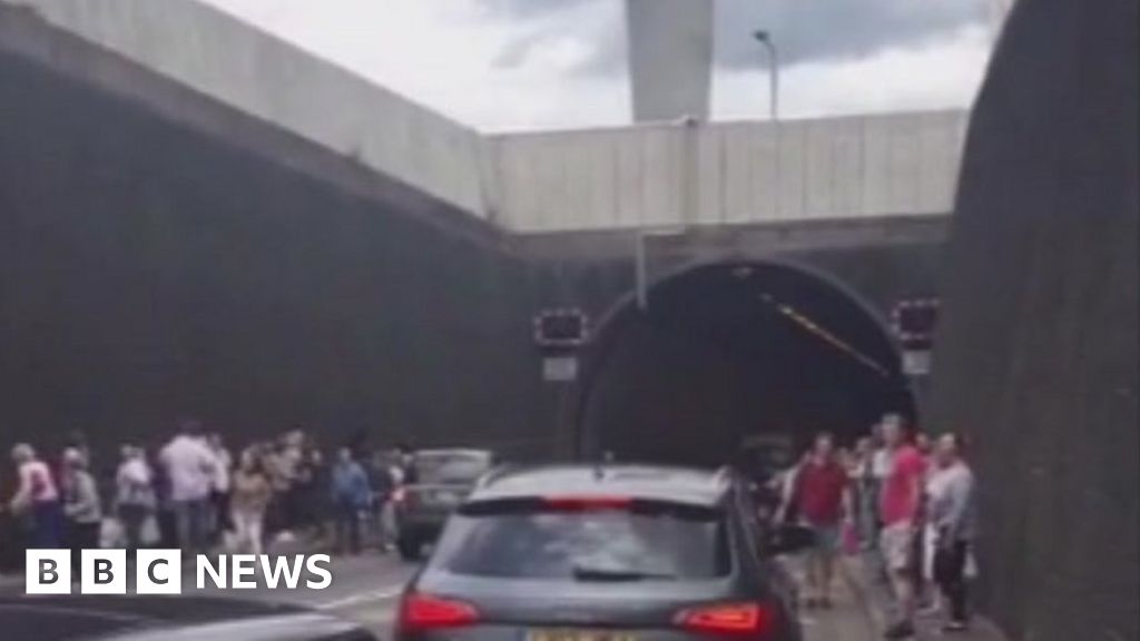 Drivers flee Dartford Tunnel as car bursts into flames BBC News