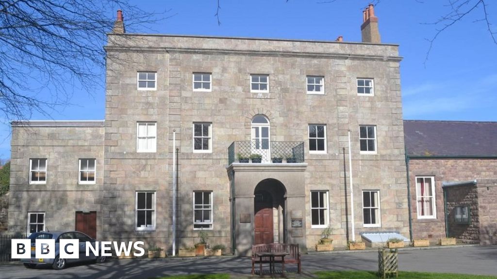 Dropin sessions for aspiring Alderney politicians