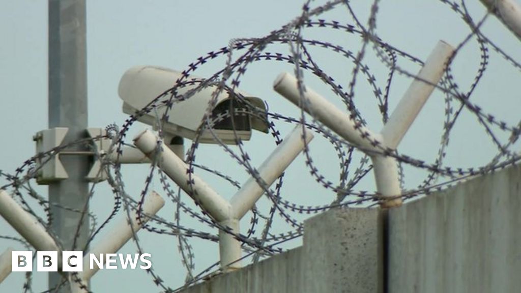 Migrant crisis Pressure on Zagreb reception centres BBC News