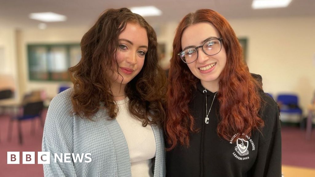 Teacher 'proud' of A-level students with pandemic GCSE legacy - BBC News