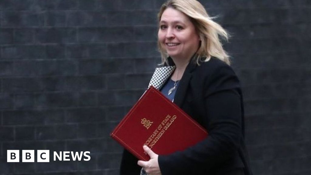 Bradley's budget meets a parallel universe - BBC News