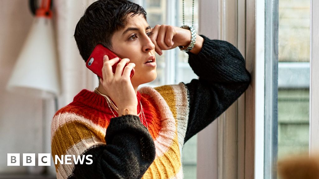 HMRC отменила решение о закрытии телефонной линии помощи