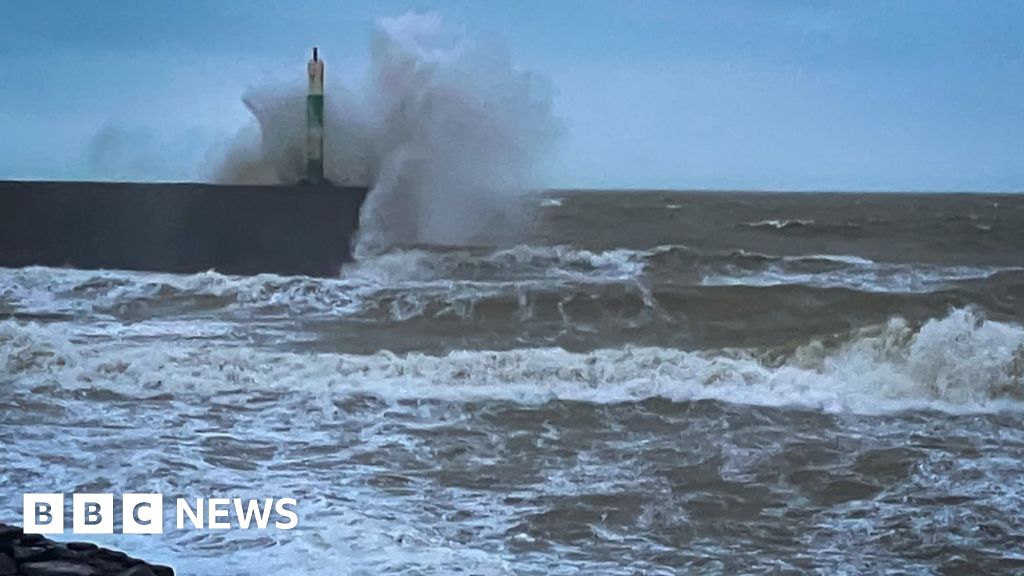 Storm Jocelyn: Power cuts as winds from Storm Jocelyn hit Wales 