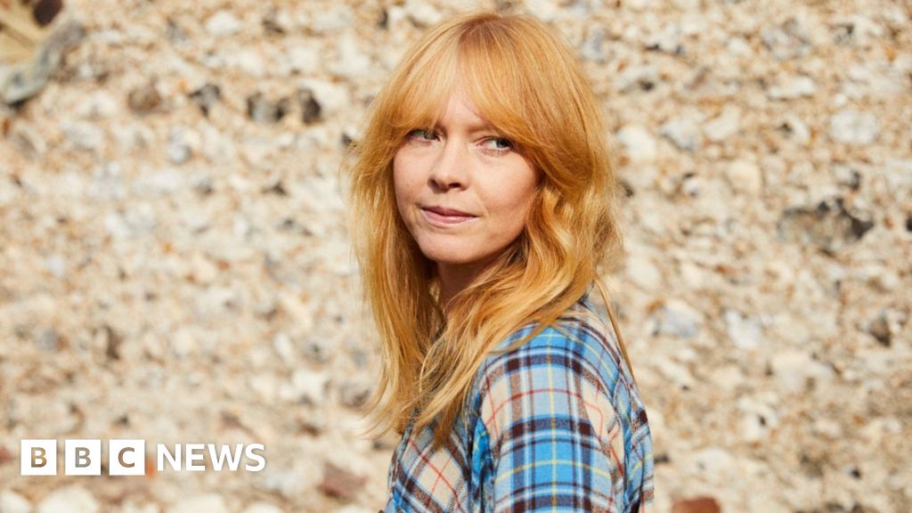 Lucy Rose: Singer couldn't lift her baby after collapsing