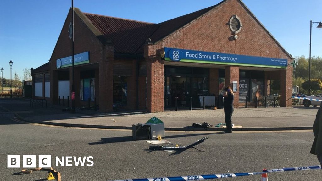 Ramraiders strike at Witham St Hughs Coop store BBC News