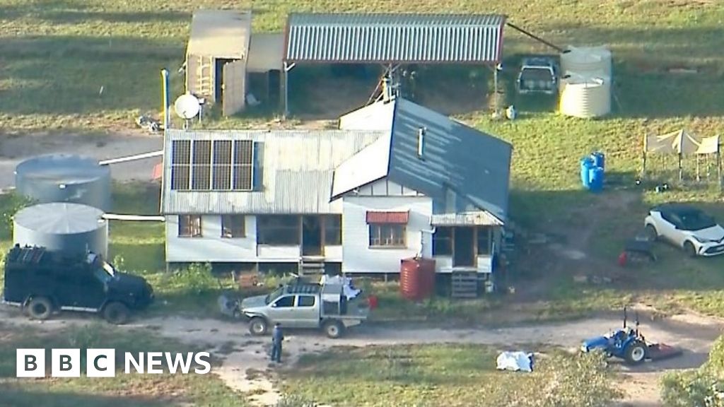 Queensland shooting: Police inspect remote property after deadly standoff