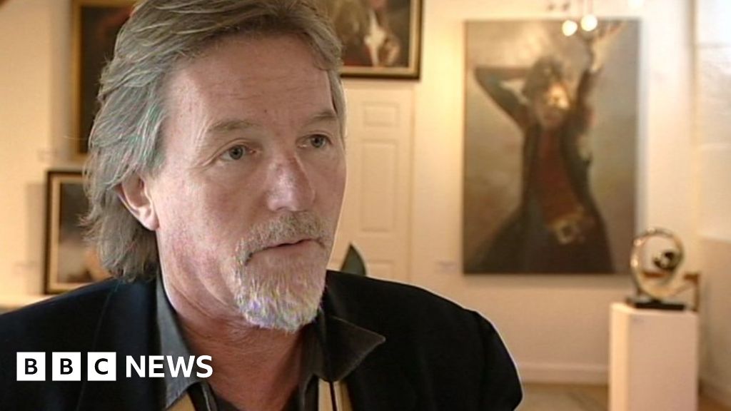 Art dealer Jonathan Poole jailed for £500k thefts - BBC News