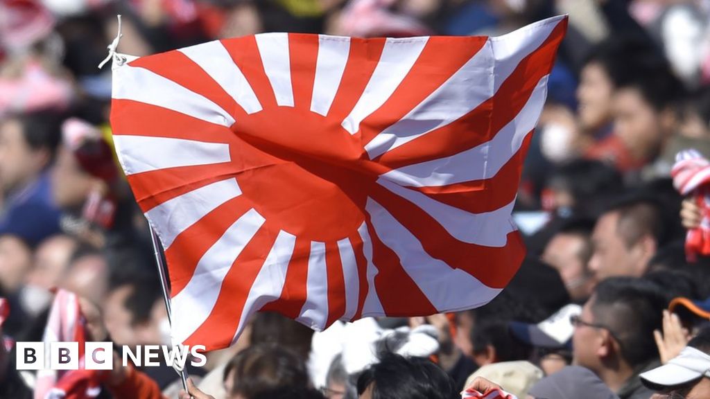 Tokyo 2020: Why some people want the rising sun flag banned - BBC News