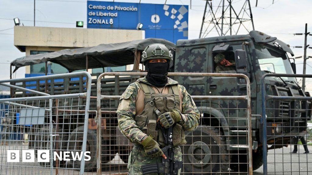 Еквадорските сили за сигурност започват мащабна затворническа операция