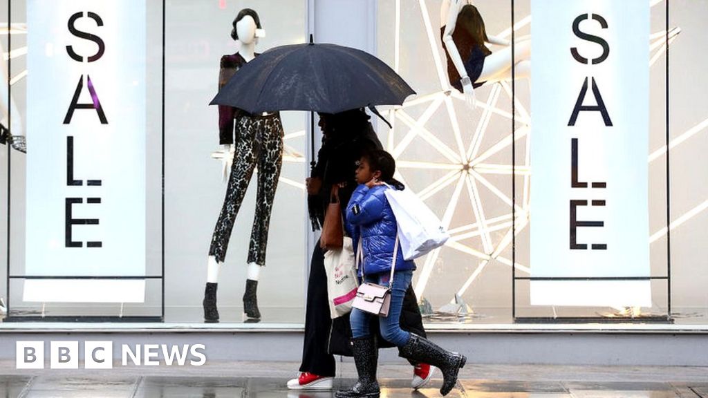 Shoppers shun Christmas sales as footfall drops amid Covid fears