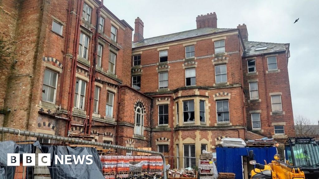 Frustration Over 'unloved' Building In Gloucester - BBC News