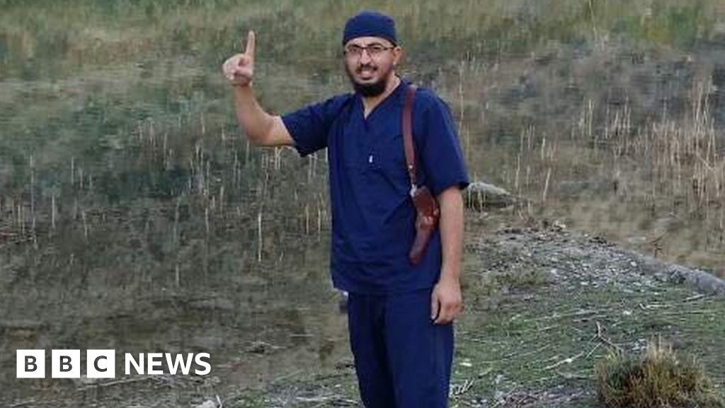 Islamic State group recruited practising NHS doctor - BBC News