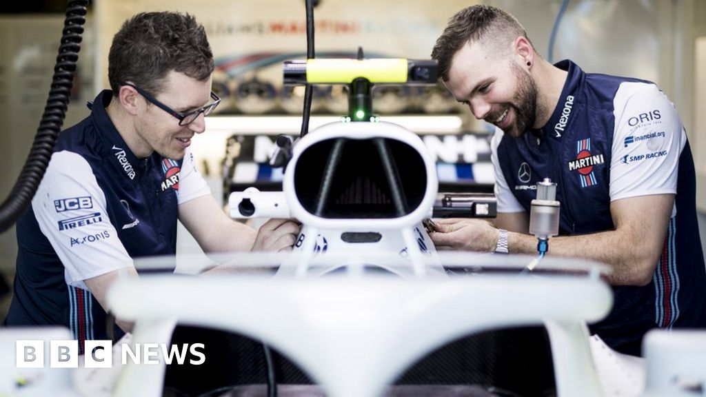 Behind the job Life as a Formula 1 mechanic - BBC News