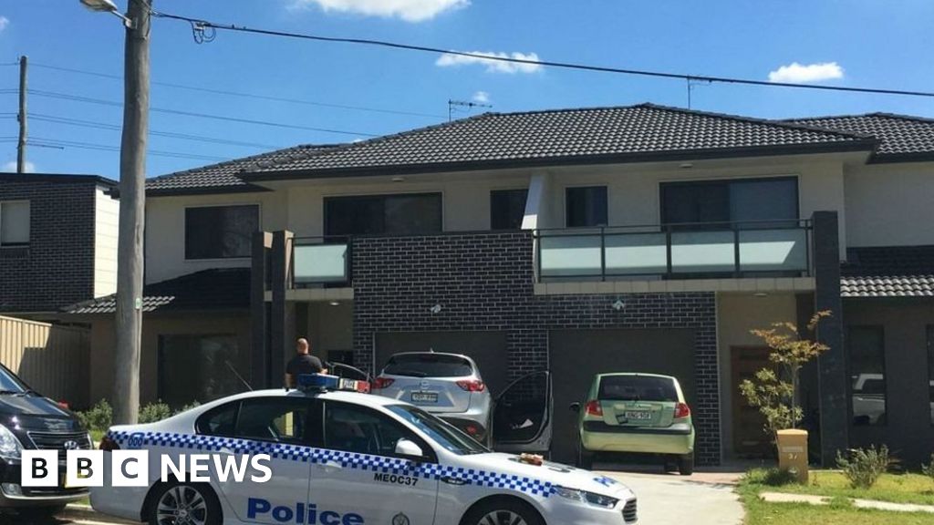 Sydney Police Arrest Two In Anti Terror Raid Bbc News