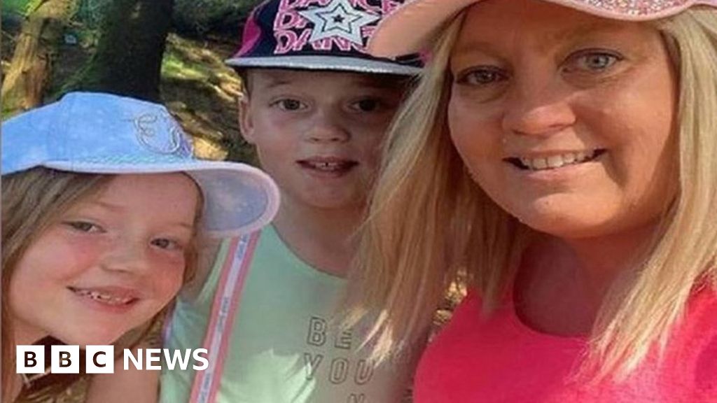 Cancer: Mum diagnosed months after daughter