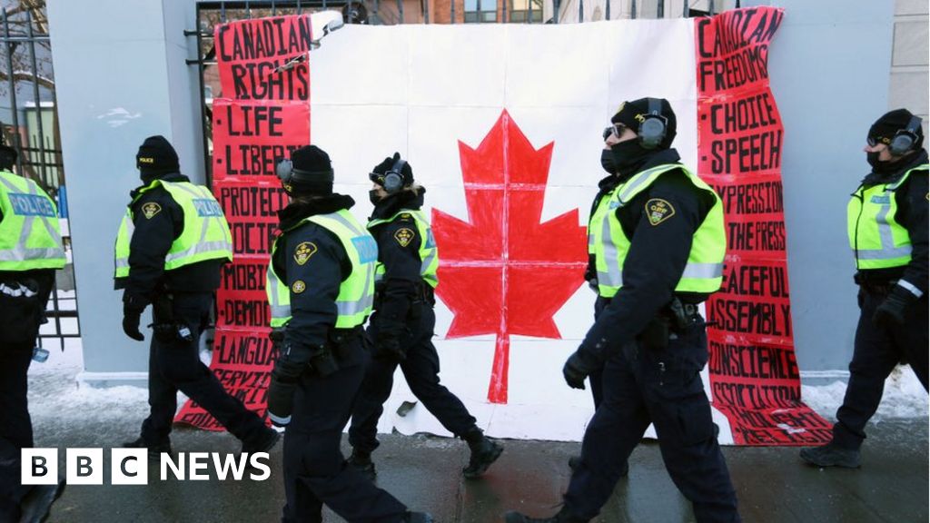Canada truckers: Arrests as police warn of ‘volatile’ protesters – BBC News