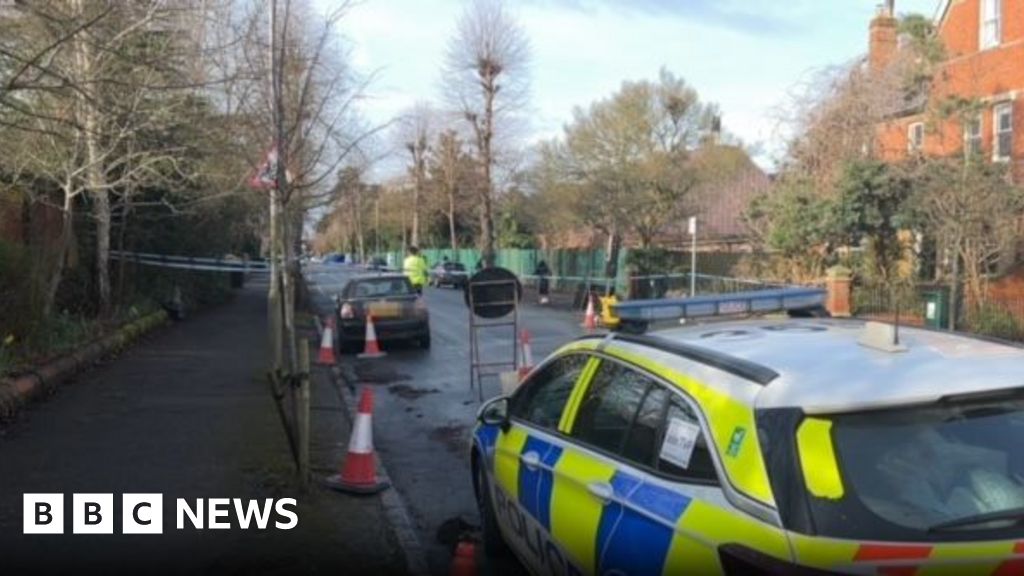 Cyclist Death In Reading Sparks Murder Investigation - BBC News