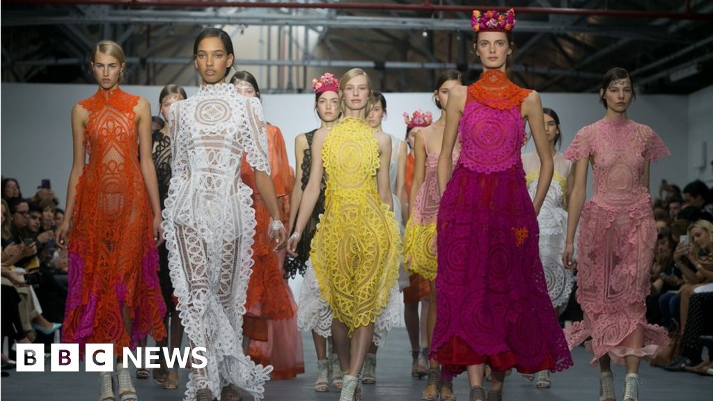 In pictures London Fashion Week BBC News