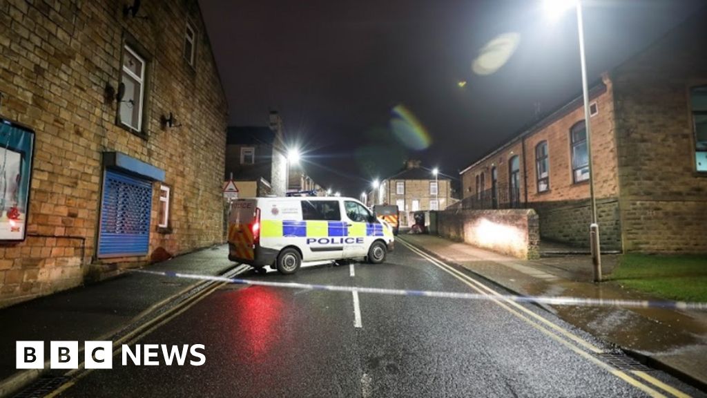 Brierfield shooting Three held after man shot in face BBC News