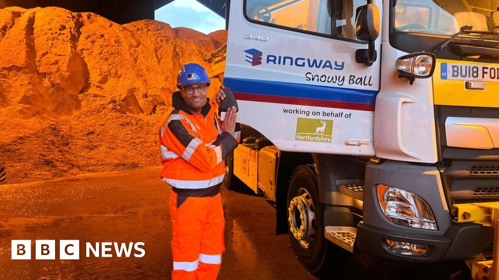 Zoe Ball 'speechless' after Hertfordshire gritter lorry reveal