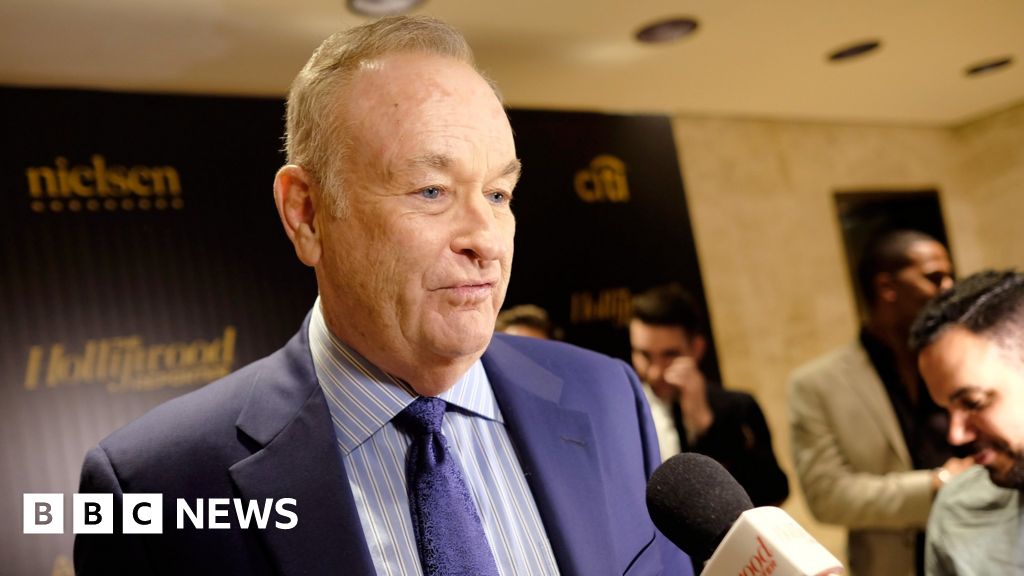 Trump defends Fox host Bill O'Reilly amid sex claims - BBC News