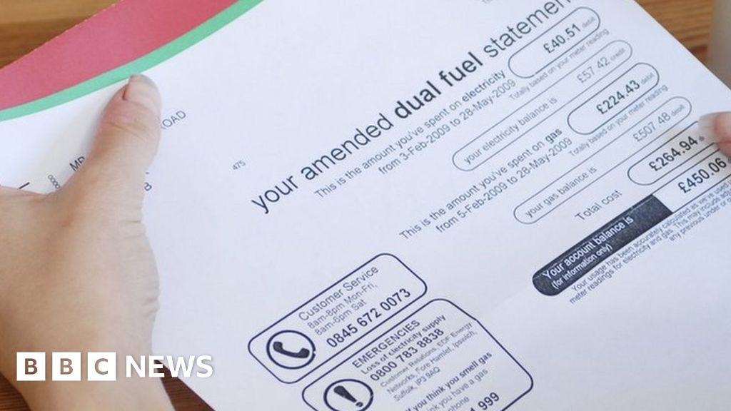 UK household energy bills to hit £3,000 per year