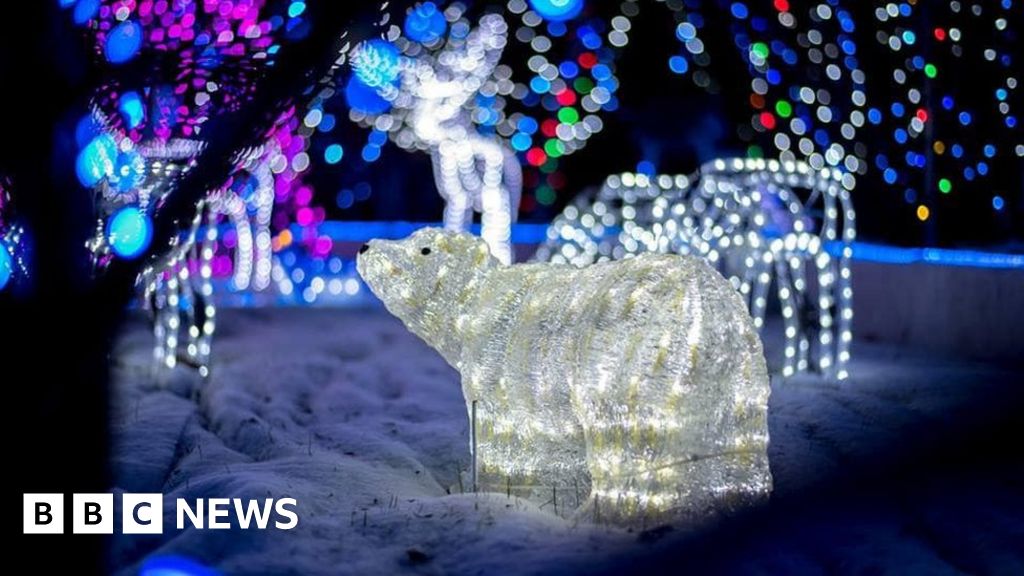 Boyds Christmas Lights 2022 Christmas Light Displays Back On After Covid And Energy Price Hikes - Bbc  News