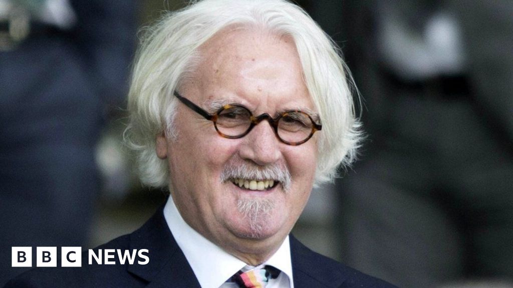 Billy Connolly sufrió "caídas graves" debido a problemas de equilibrio, dice su esposa