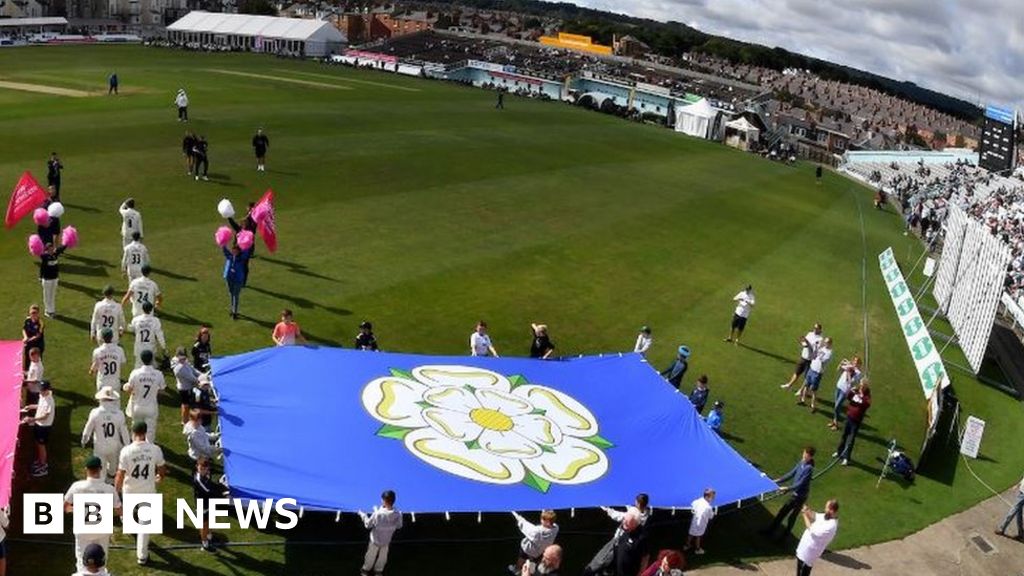 'World's largest' Yorkshire flag unveiled - BBC News