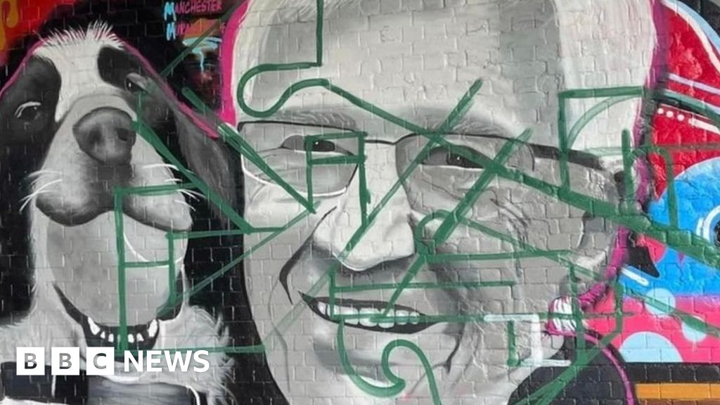 Paul O'Grady mural