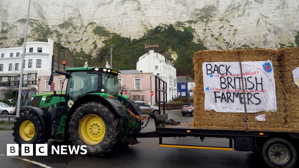Dover farmers launch tractor demo against 'unfair' prices 