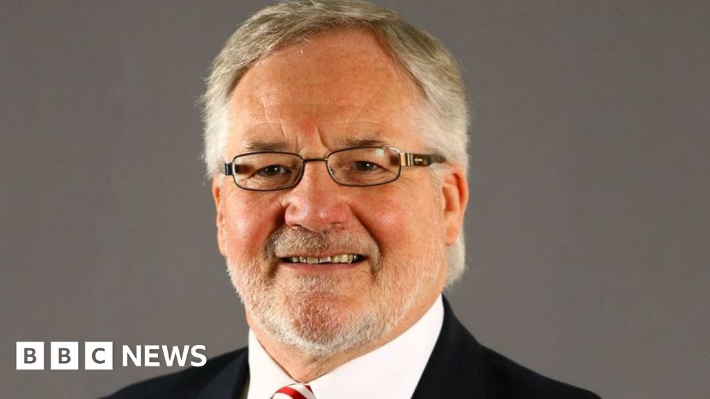 Blackburn Council Deputy Suspended Over Anti Semitic Post Bbc News 