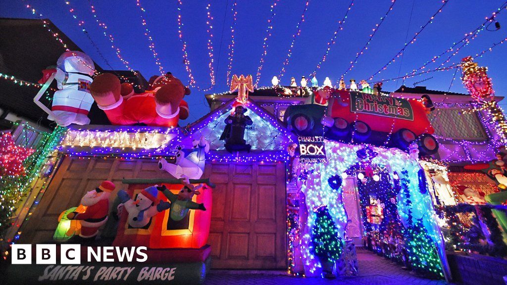 Christmas comes earlier in the UK, data shows BBC News