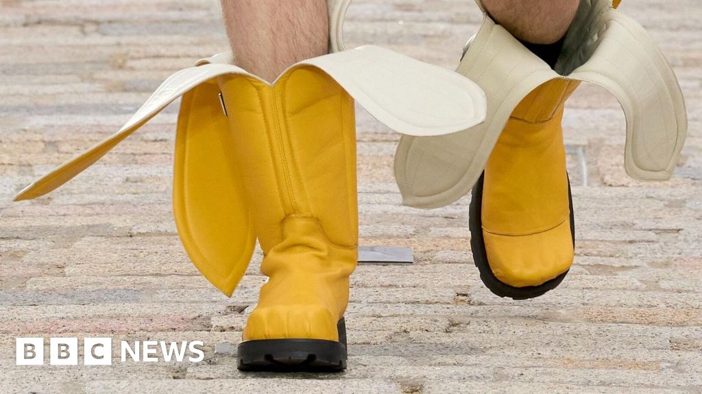 bbc.co.uk - Graeme Ogston - Billy Connolly inspired &pound;1,750 designer banana boots - BBC News