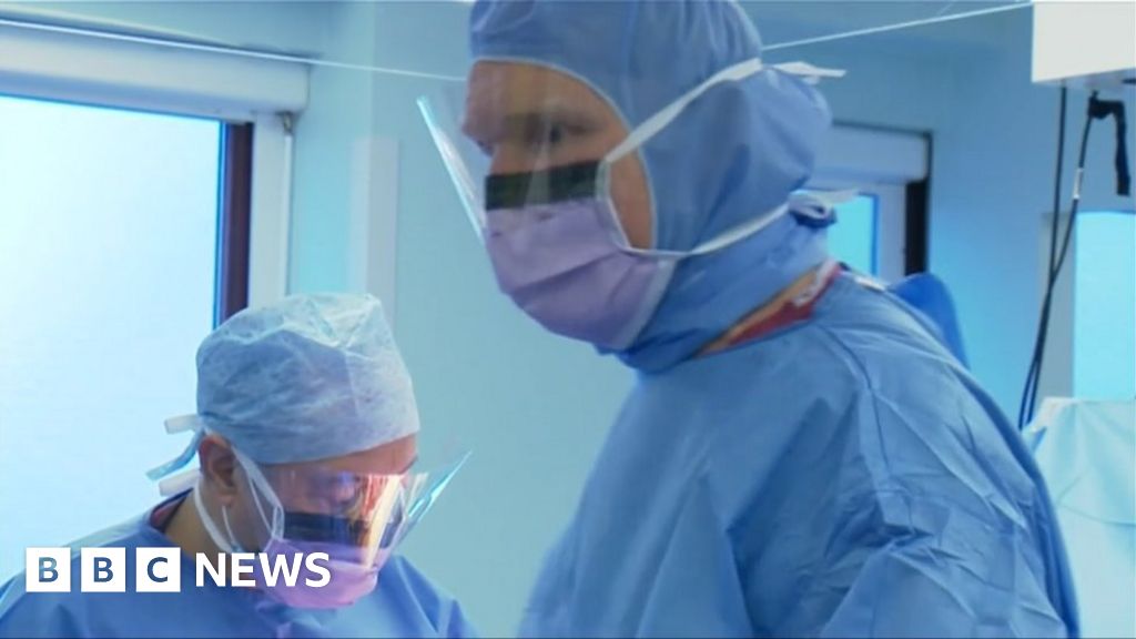 Covid: Greater Manchester pauses non-urgent surgery