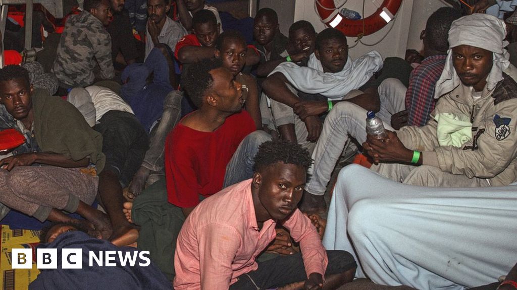 Malta allows migrant ship to dock