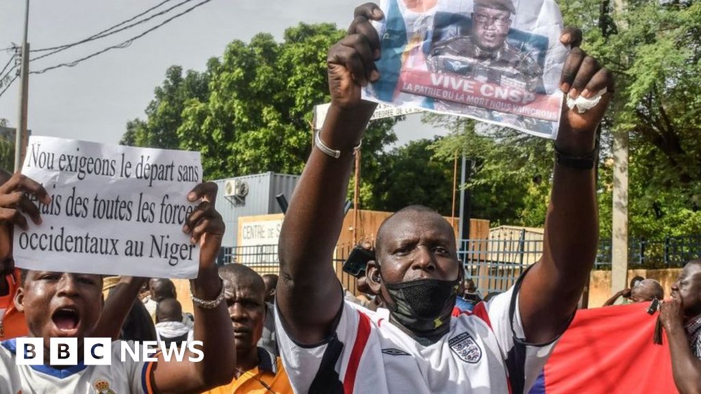 Лидерите на преврата в Нигер предупредиха регионалните и западните сили