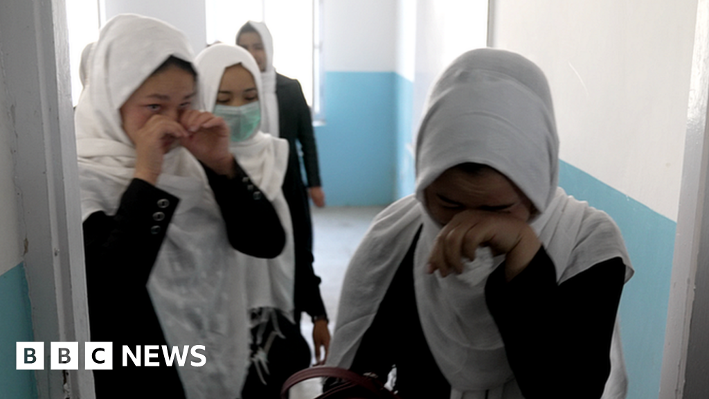 Afghanistan: Taliban backtrack on reopening high schools for girls - BBC Ne