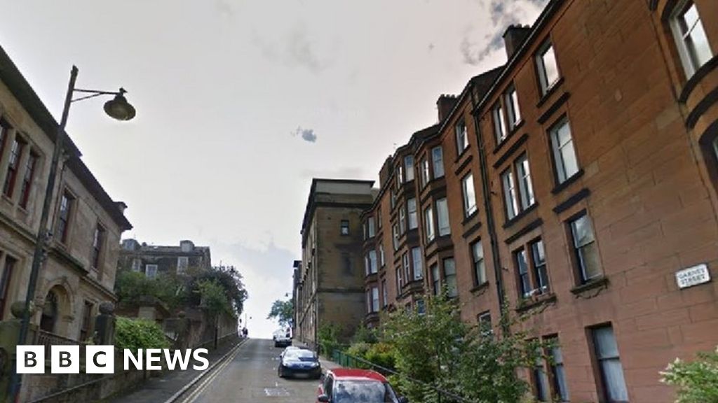 Investigation after Glasgow bin lorry 'breaks rules' BBC News