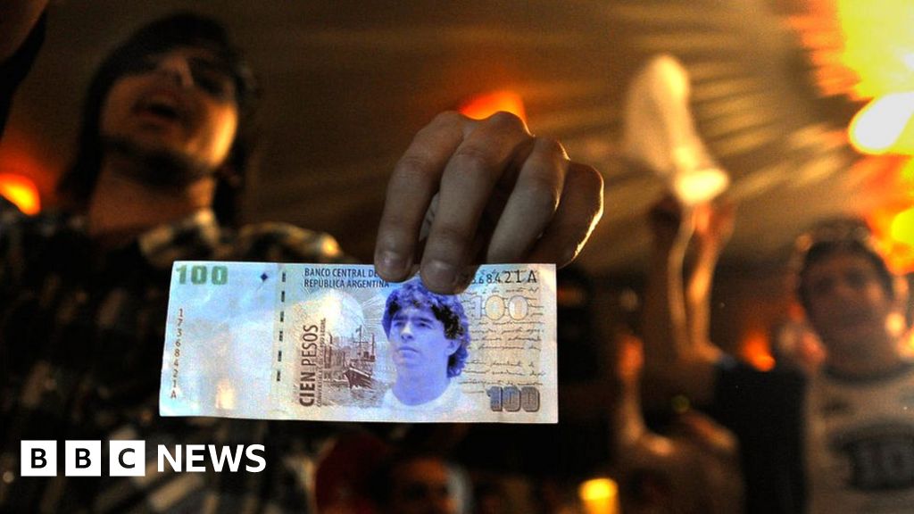 diego-maradona-argentine-senator-suggests-putting-maradona-on-banknotes