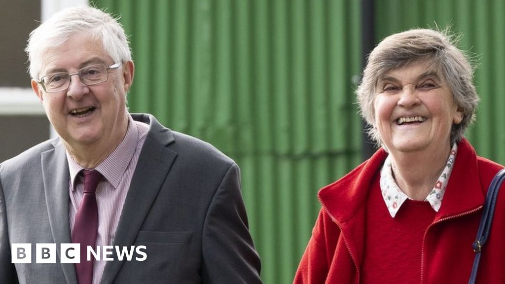 Clare Drakeford Wife Of Wales Fm Mark Drakeford Dies Suddenly Bbc News
