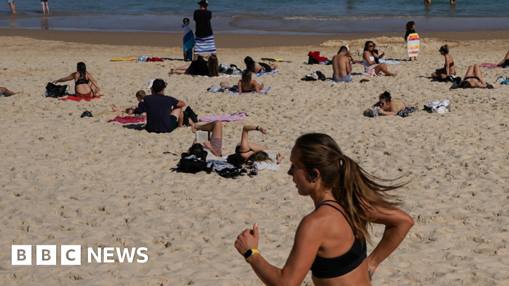 Covid: Sydney reveals plan to end months-long lockdown