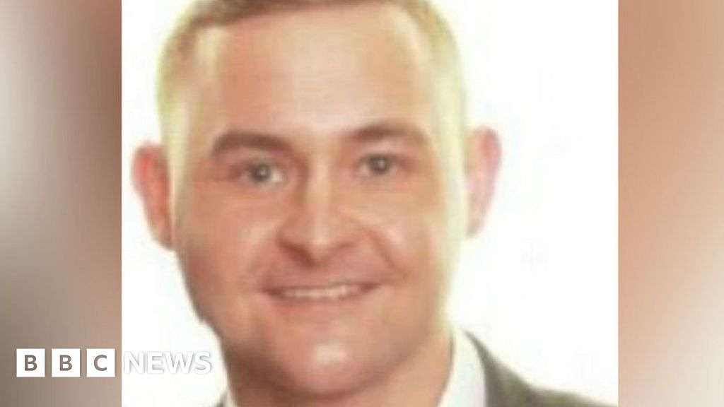 East Kilbride taxi driver cleared of passenger's murder BBC News