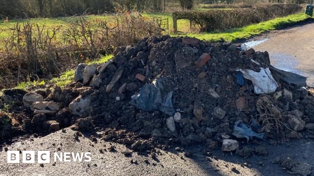 Large pile of rubble dumped in Leicestershire countryside 