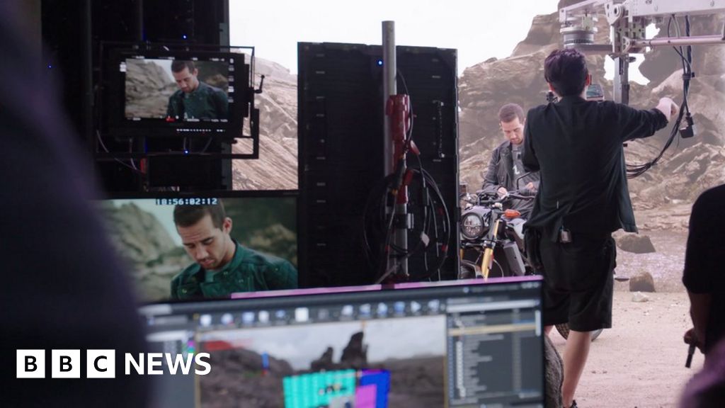 Fortnite Creators Endorse Courses At Ulster University Bbc News