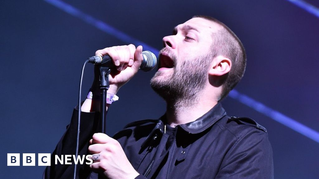 Tom Meighan: Kasabian singer steps down due to 'personal issues'