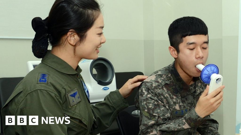 Rewards for South Korea soldiers who quit smoking BBC News