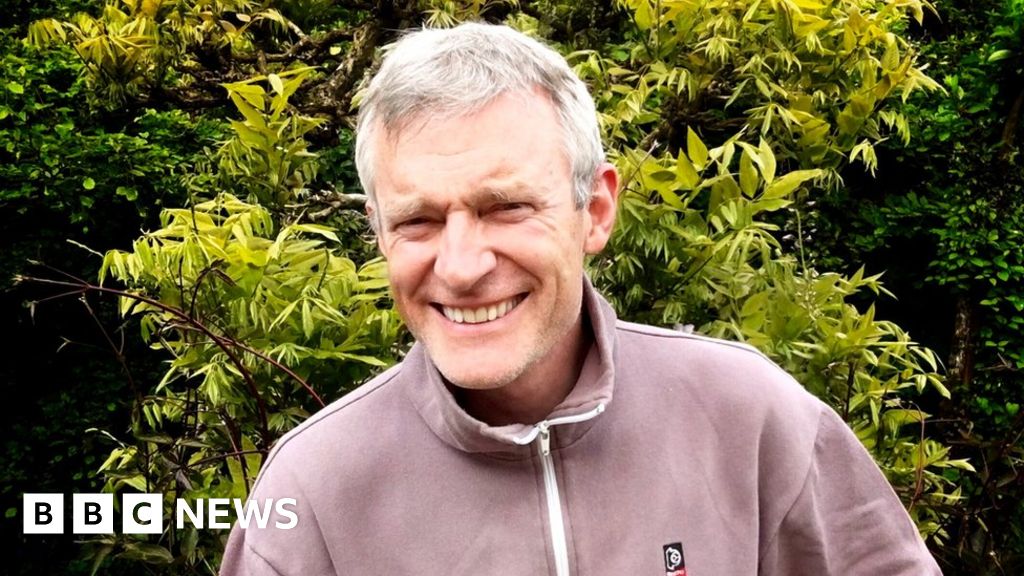 Jeremy Vine's letter to teen attacked in Romford - BBC News