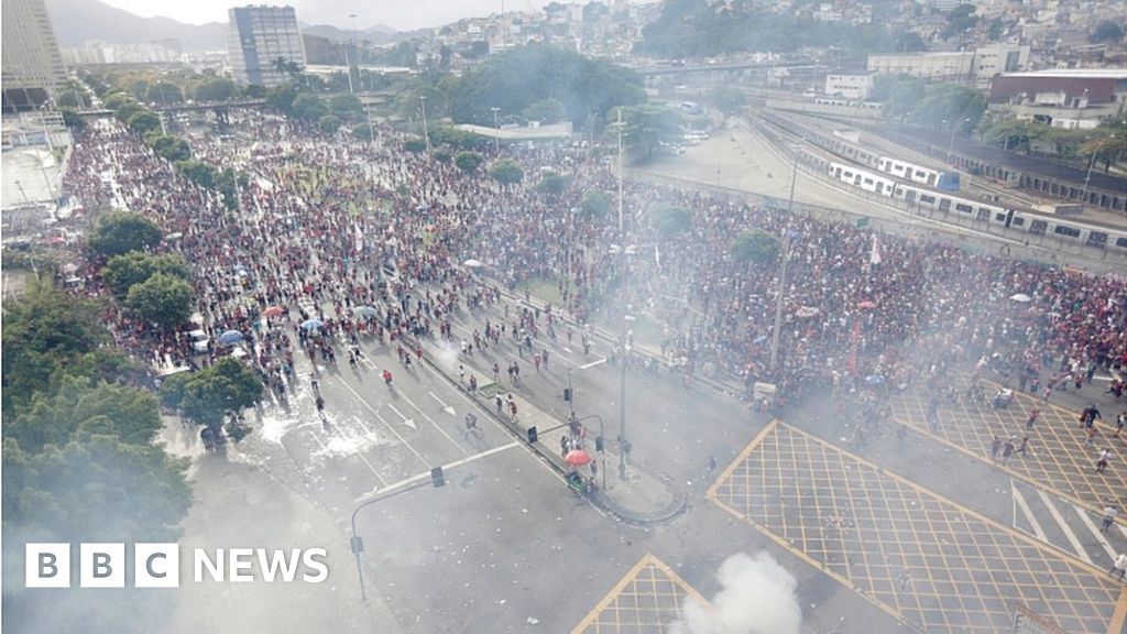 Rio de Janeiro football victory parade end in clashes with police