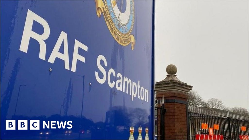 Government 'playing games' over asylum plan